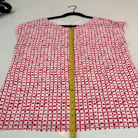 Vineyard Vines silk ink blot patterned top - Picture 6 of 7